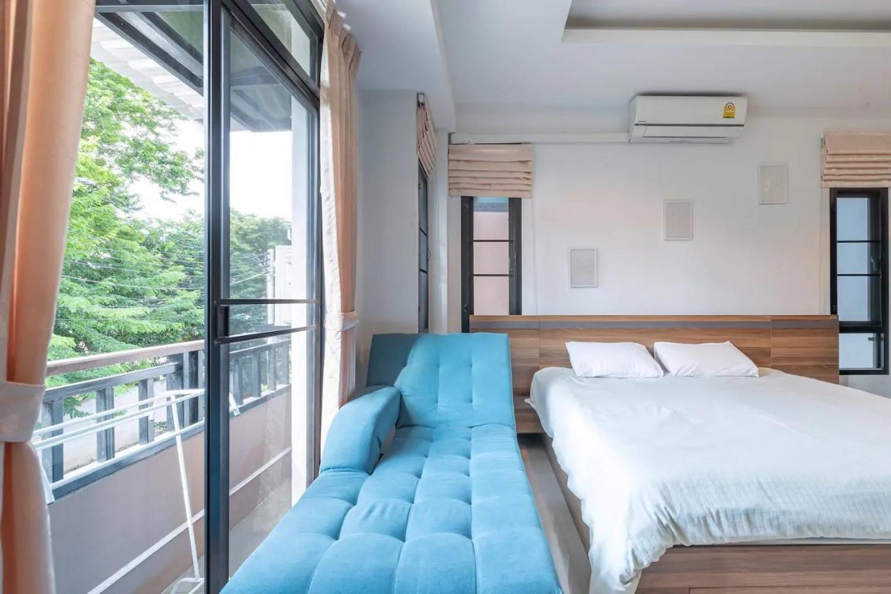 Loft Style Townhouse Near Old City Chiang Mai Exterior photo